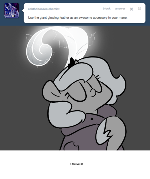 > Use the giant glowing feather as an awesome accessory in your mane.
Fabulous!